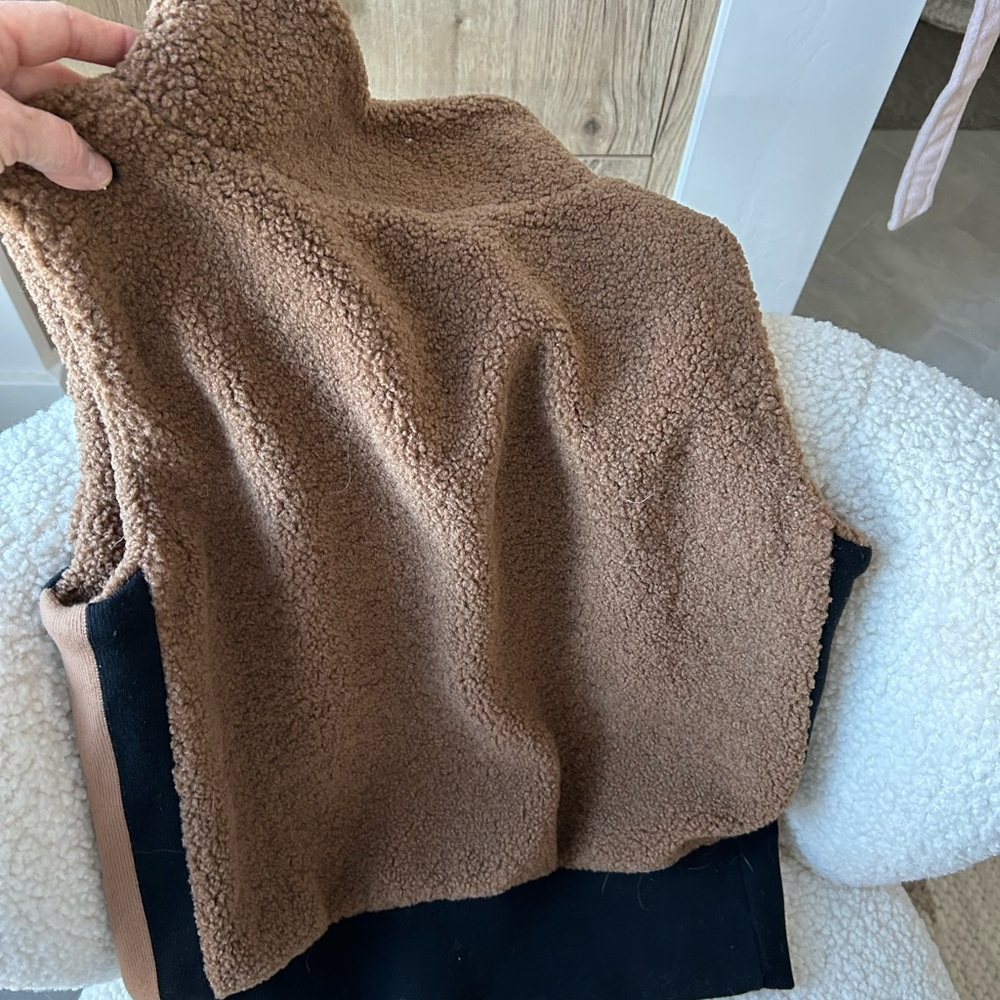 ELAN
Teddy Zip Up Vest - Picture 7 of 8